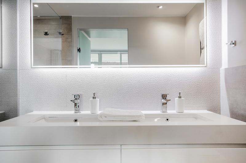 To Let 2 Bedroom Property for Rent in Dolphin Beach Western Cape